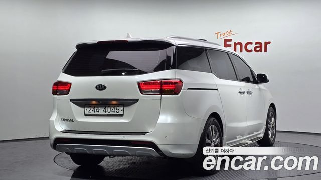 Kia Carnival из Кореи Encar