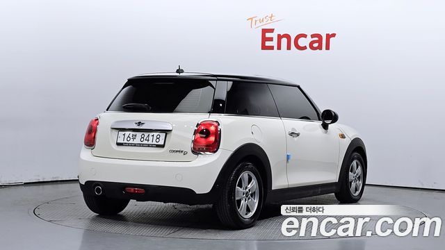 Mini Cooper Standard 3rd — пробег 45 345 км — фото 2 из 5