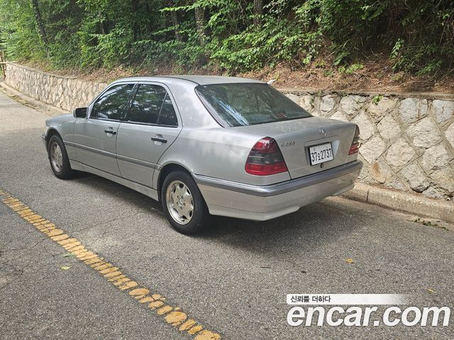 Mercedes-Benz C-Class из Кореи Encar