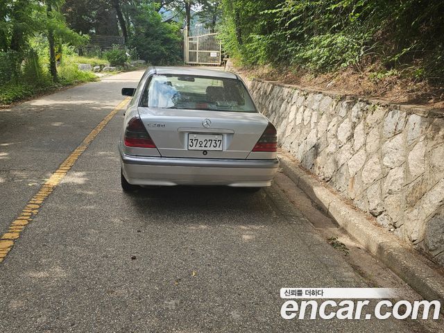 Mercedes-Benz C-Class из Кореи Encar