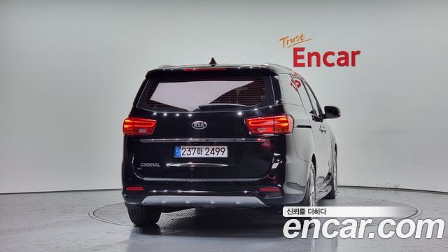 Kia Carnival из Кореи Encar