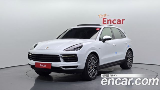 Porsche Cayenne 3.0 E-Hybrid — пробег 64 847 км — фото 1 из 5