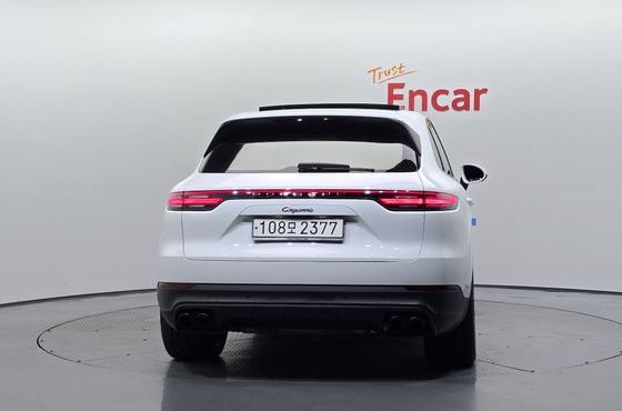 Porsche Cayenne 3.0 E-Hybrid — пробег 64 847 км — фото 4 из 5