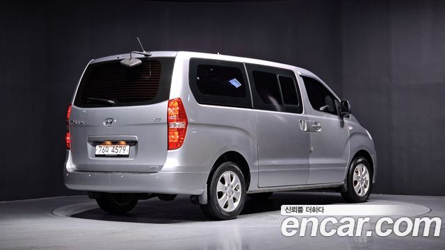 Hyundai Starex 4WD 12-Seater Wagon Smart Stardard — пробег 84 015 км — фото 2 из 5
