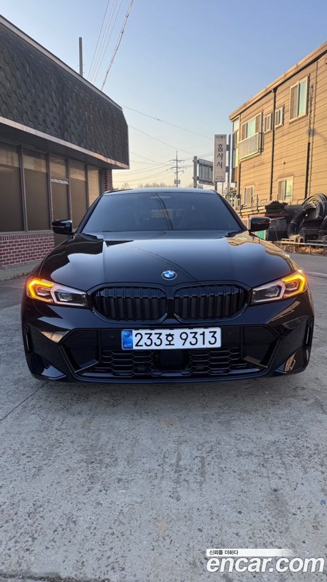 BMW 3-Series 320i M Sport — пробег 12 600 км — фото 1 из 5