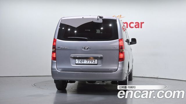 Hyundai Starex 4WD Wagon 11-Seater Smart — пробег 97 231 км — фото 4 из 5