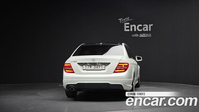 Mercedes-Benz C-Class C200 CGI AVANTGARDE — пробег 124 546 км — фото 4 из 5