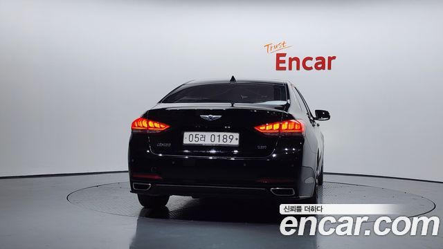 Hyundai Genesis из Кореи Encar