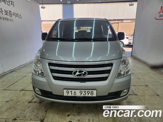Hyundai Starex 5-Seater VAN CVX Deluxe — пробег 251 000 км — фото 2 из 5