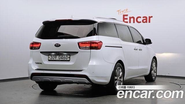 Kia Carnival из Кореи Encar