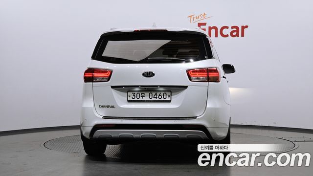 Kia Carnival из Кореи Encar