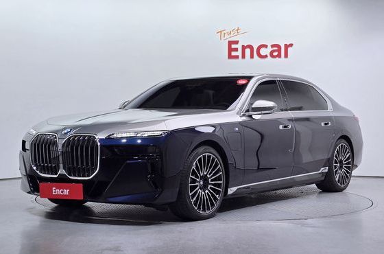 BMW 7-Series 750e xDrive M Sport — пробег 7 400 км — фото 1 из 5