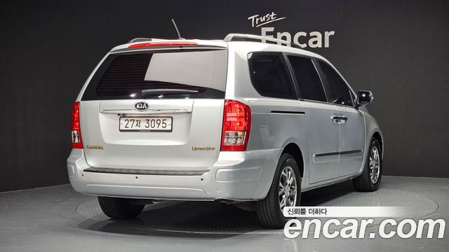 Kia Carnival New Carnival Limousine GLX High-Deluxe — пробег 158 453 км — фото 2 из 5