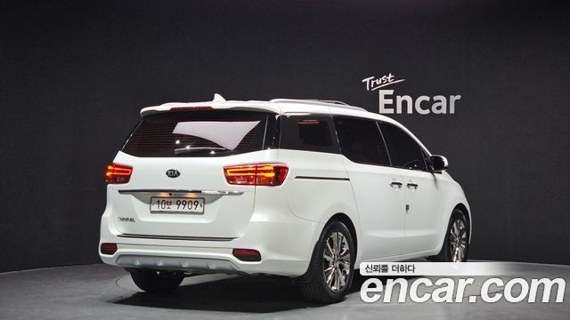 Kia Carnival из Кореи Encar