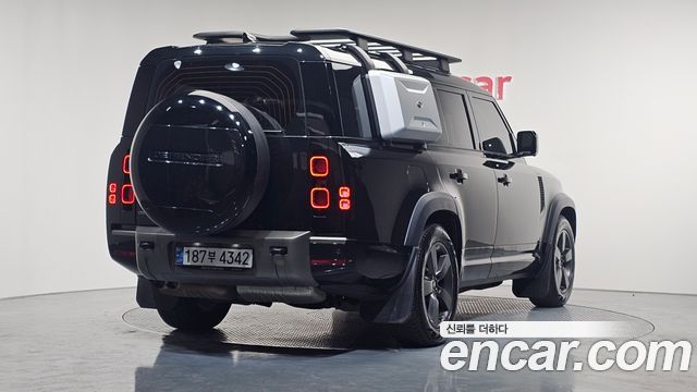 Land Rover Defender 130 D300 X-Dynamic HSE — пробег 29 439 км — фото 2 из 5