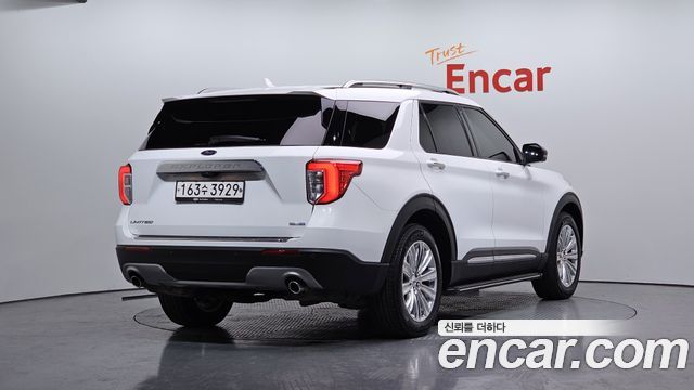Ford Explorer 2.3 LimIted 4WD — пробег 59 792 км — фото 2 из 5