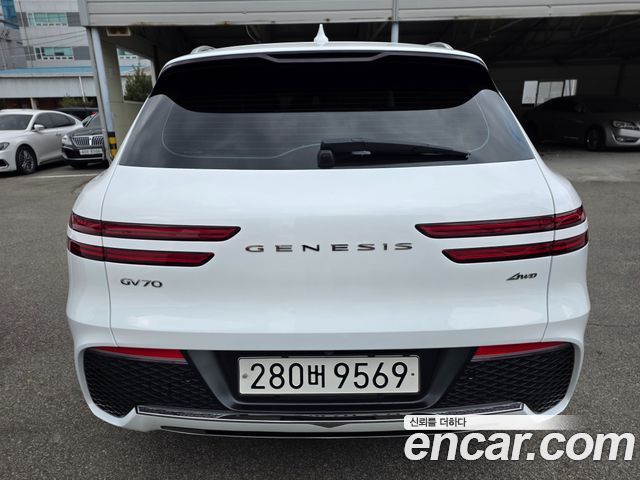 Genesis GV70 2.2 Diesel AWD — пробег 128 000 км — фото 4 из 5