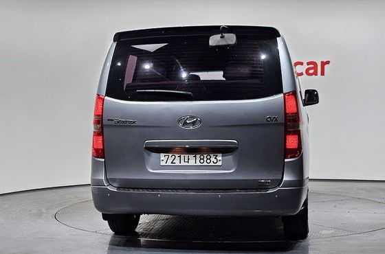 Hyundai Starex 11-Seater Wagon CVX Premium — пробег 106 222 км — фото 4 из 5