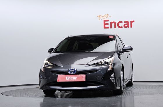 Toyota Prius 1.8 E — пробег 127 858 км — фото 3 из 5