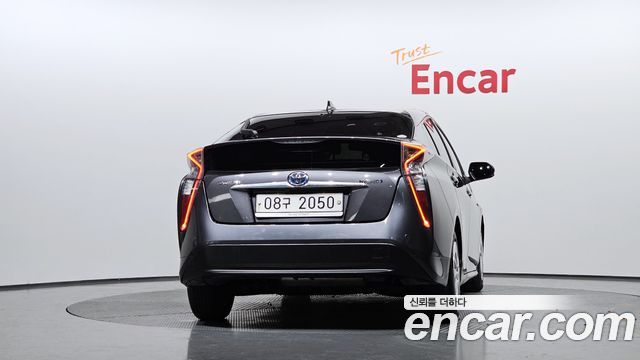 Toyota Prius из Кореи Encar