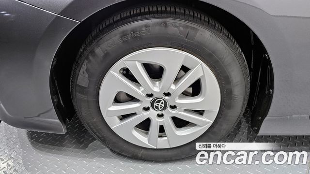 Toyota Prius из Кореи Encar