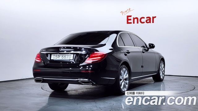Mercedes-Benz E-Class из Кореи Encar