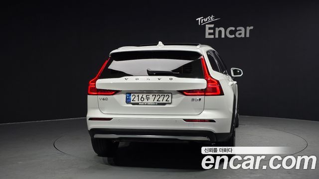 Volvo V60 B5 Ultimate AWD — пробег 24 621 км — фото 4 из 5