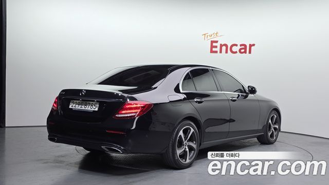 Mercedes-Benz E-Class из Кореи Encar