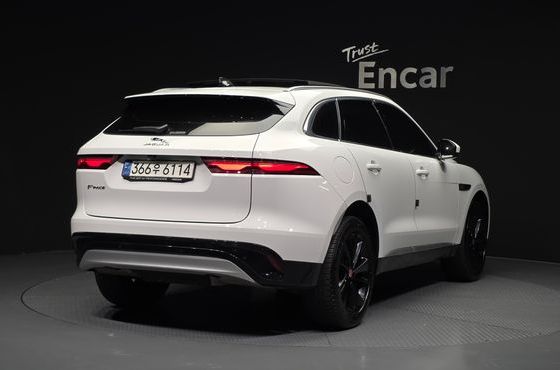 Jaguar F-PACE P 250 SE — пробег 57 913 км — фото 2 из 5