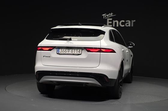 Jaguar F-PACE P 250 SE — пробег 57 913 км — фото 4 из 5