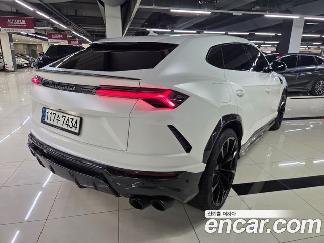 Lamborghini Urus из Кореи Encar