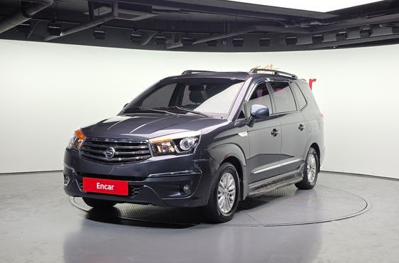 Ssangyong KORANDO 4WD GT 11-seater — пробег 241 498 км — фото 1 из 5