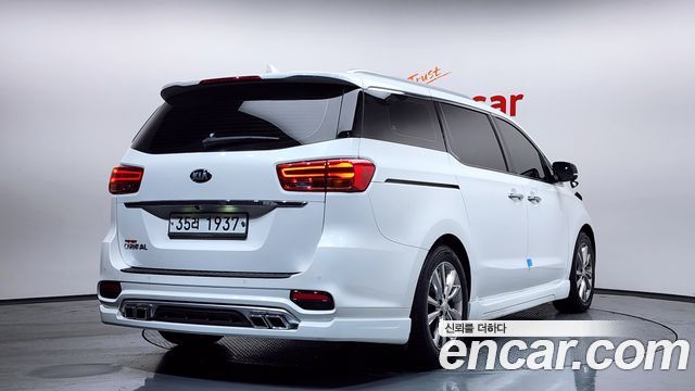 Kia Carnival из Кореи Encar