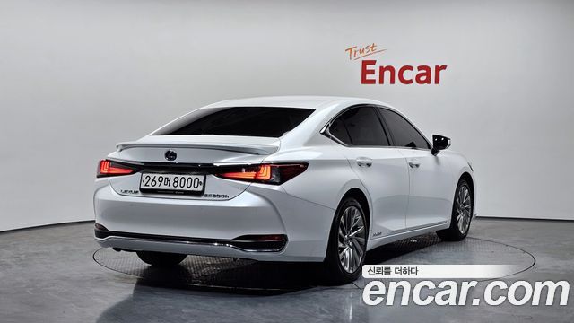 Lexus ES Luxury Plus — пробег 57 057 км — фото 2 из 5