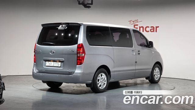 Hyundai Starex 11-Seater Wagon CVX Luxury — пробег 93 054 км — фото 2 из 5