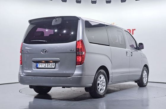 Hyundai Starex 12-Seater Wagon CVX Luxury — пробег 205 081 км — фото 2 из 5