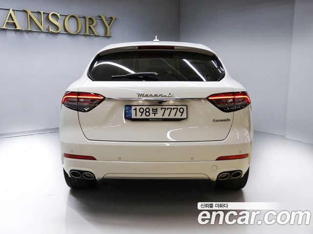 Maserati Levante из Кореи Encar