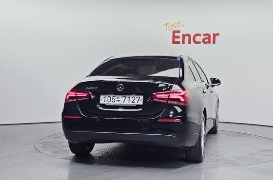 Mercedes-Benz A-Class A220 Sedan — пробег 67 293 км — фото 4 из 5