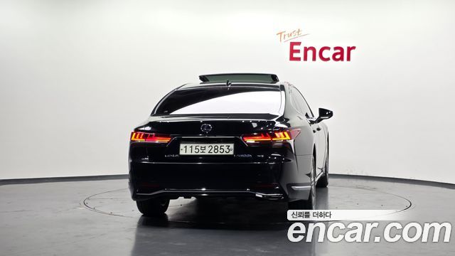 Lexus LS 3.5 Luxury AWD — пробег 201 839 км — фото 4 из 5