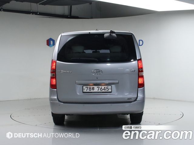 Hyundai Starex 4WD 12-Seater Wagon CVX Deluxe — пробег 169 306 км — фото 4 из 5