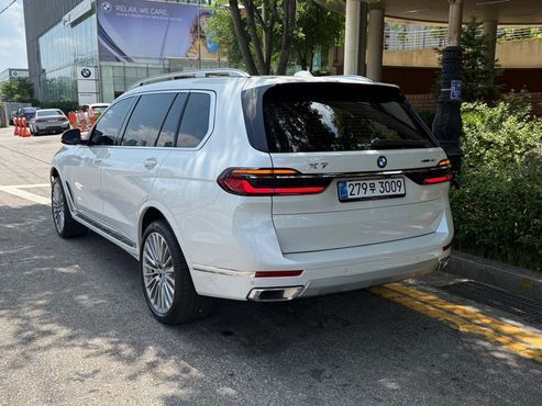 BMW X7 xDrive 40i Design Pure Excellence 6-Seater — пробег 7 056 км — фото 2 из 5