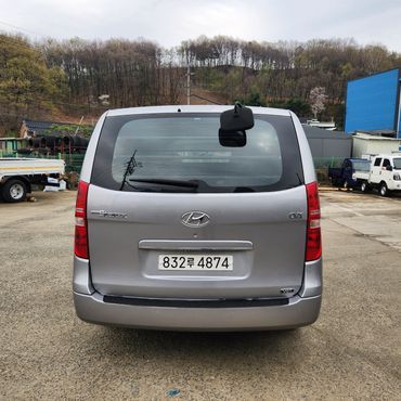 Hyundai Starex 5-Seater VAN CVX Deluxe — пробег 71 927 км — фото 4 из 5