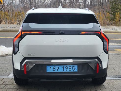 Kia EV3 Long Range 2WD Earth — пробег 700 км — фото 4 из 5