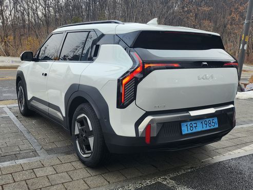 Kia EV3 Long Range 2WD Earth — пробег 700 км — фото 5 из 5