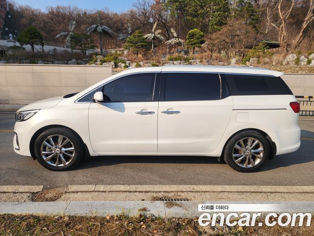 Kia Carnival из Кореи Encar