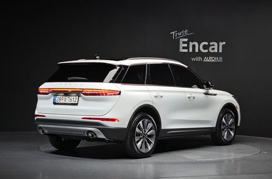 Lincoln Corsair 2.0 Reserve AWD — пробег 40 020 км — фото 2 из 5