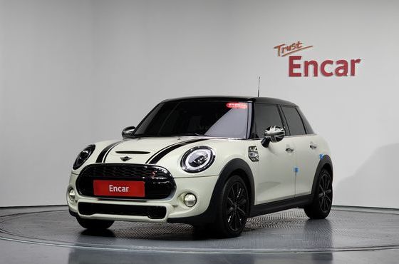 Mini Cooper 5Door Standard 3rd — пробег 28 679 км — фото 1 из 5