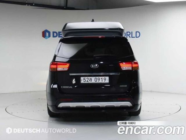 Kia Carnival 7-seater Hi-limousine VIP — пробег 193 773 км — фото 4 из 5