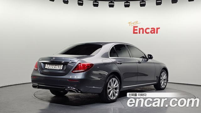 Mercedes-Benz E-Class из Кореи Encar