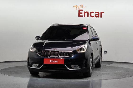 Kia Niro Prestige — пробег 80 773 км — фото 3 из 5